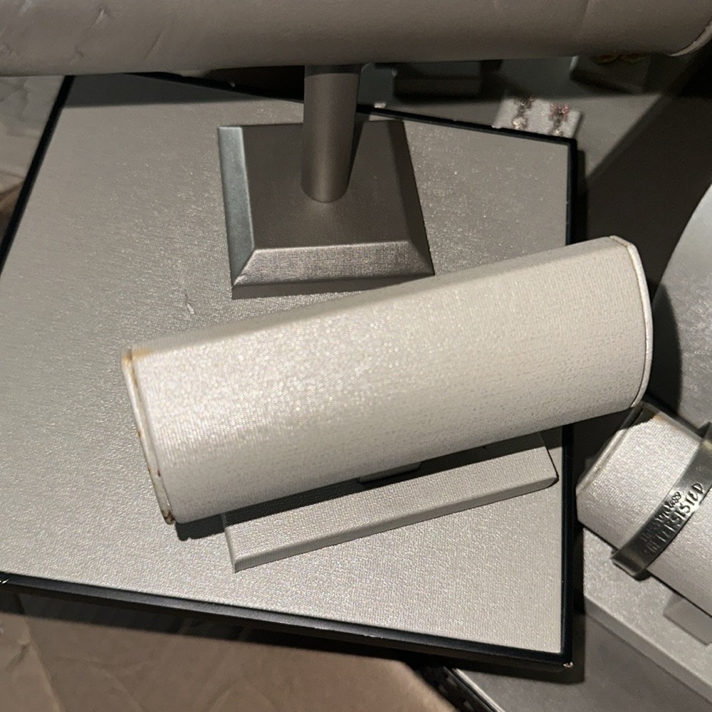 Jewelry Display, bracelet display with magnetic board square.